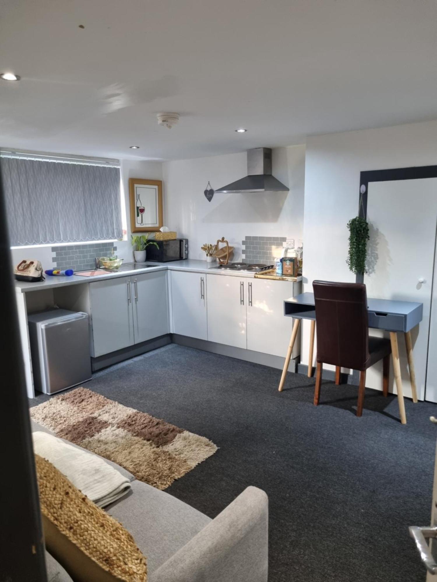 A Cosy Deluxe Size Studio With Queen Size And Sofa Bed Apartment Leeds  Ngoại thất bức ảnh